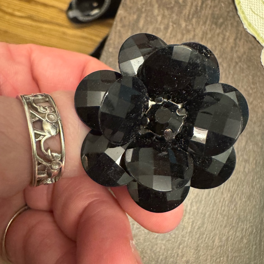 Large bundle of costume jewelry rings